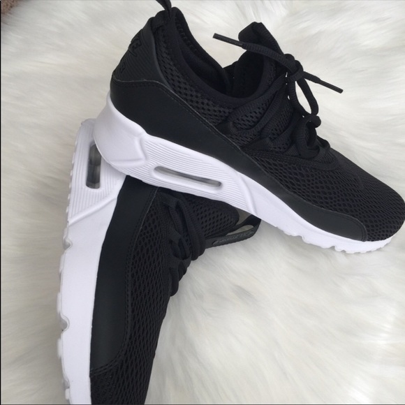 Nike Shoes - Nike AirMax 90 EZ Youth Size 6Y NEW